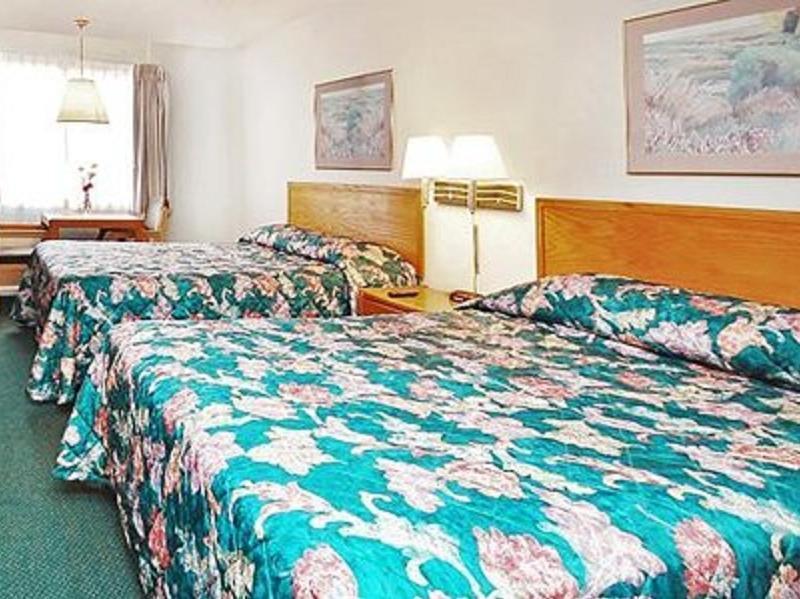 Rodeway Inn Brush Eksteriør billede